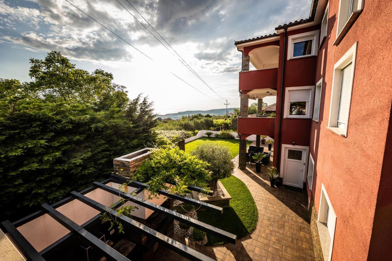 Villa Sunset Pool & Spa Apartments Zgornje Skofije Exterior photo
