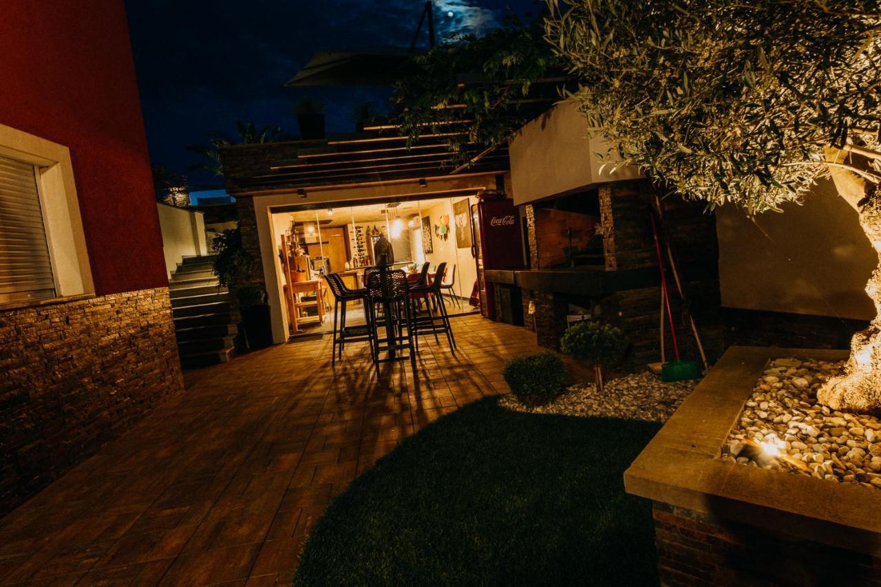 Villa Sunset Pool & Spa Apartments Zgornje Skofije Exterior photo