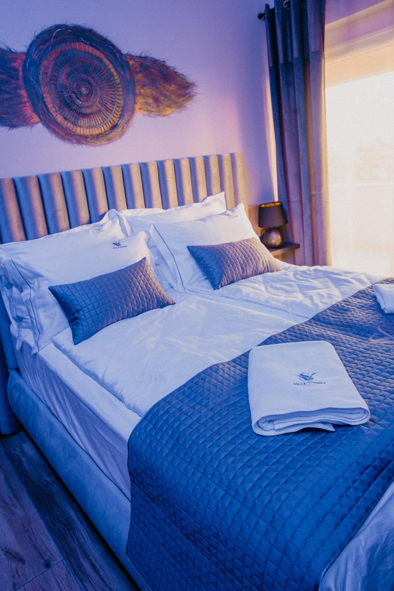 Villa Sunset Pool & Spa Apartments Zgornje Skofije Room photo